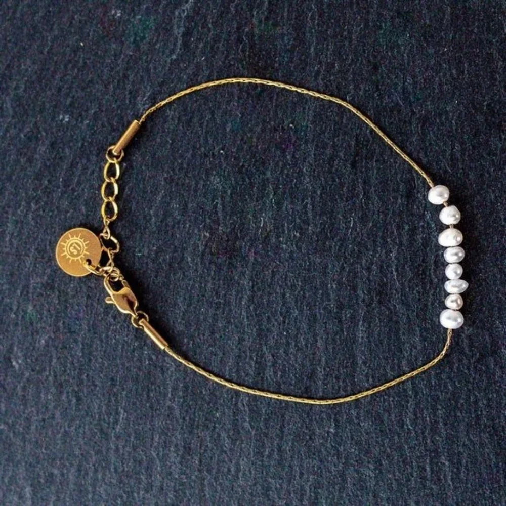 Dainty Minimalist Pearl Bracelet Genuine Pearl 18K gold Waterproof bracelet gift